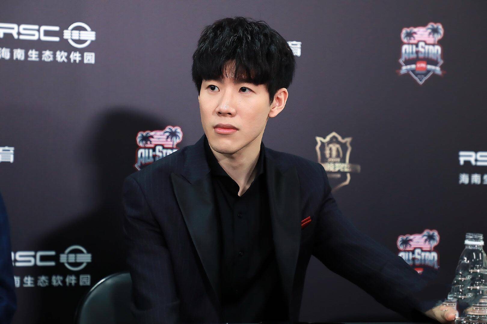 还在球队整 还在球队整